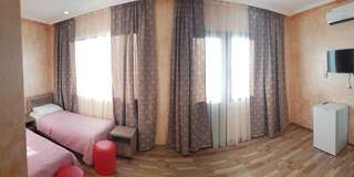 Отель Guest House MARINA Кобулети Двухместный номер с 2 отдельными кроватями и балконом-5